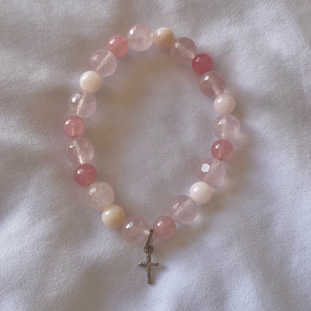 BRACELET - Pink beaded bracelet w/ cross charm